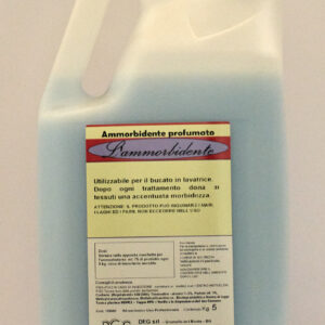 Foto del L’AMMORBIDENTE di DEG Detergenti, ammorbidente liquido a pH neutro per tessuti, con profumazione dolce e fresca, disponibile in formati da 5 kg e 25 kg"
