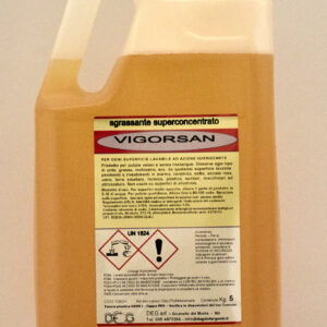 Foto del VIGORSAN di DEG Detergenti, detergente liquido superconcentrato con azione igienizzante e sgrassante, compatibile con lavasciuga, ideale per ambienti pubblici e professionali come mense, scuole e uffici"